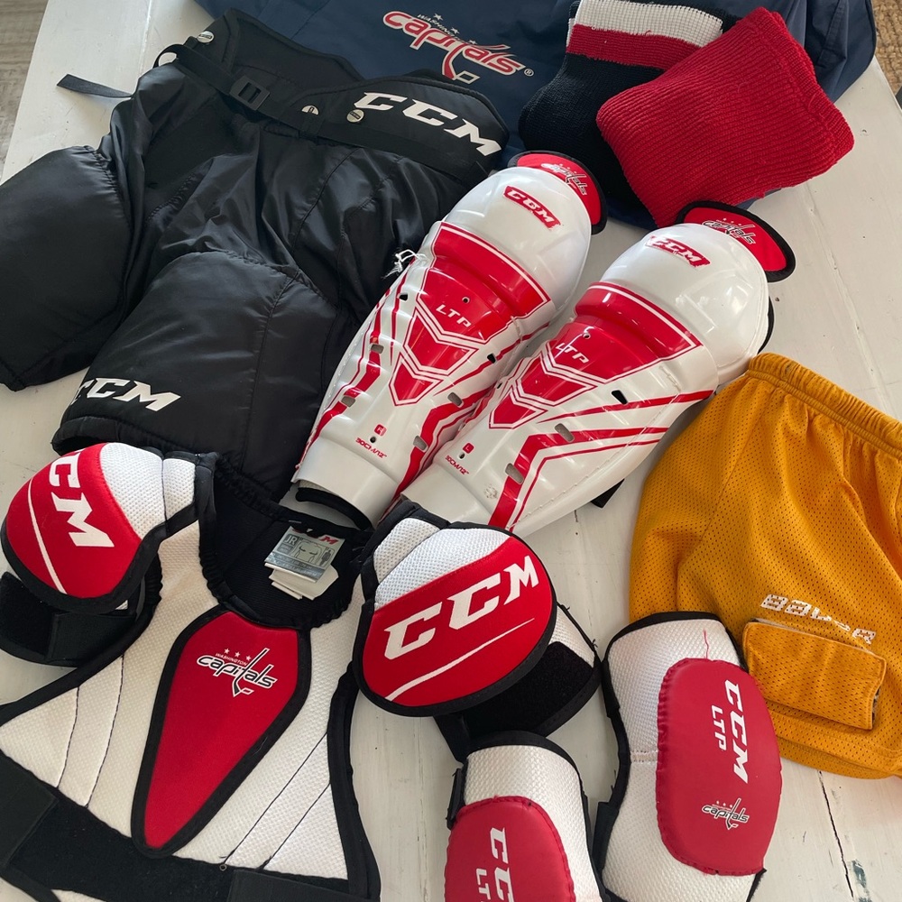 Youth Washington Capitals CCM ice hockey gear!